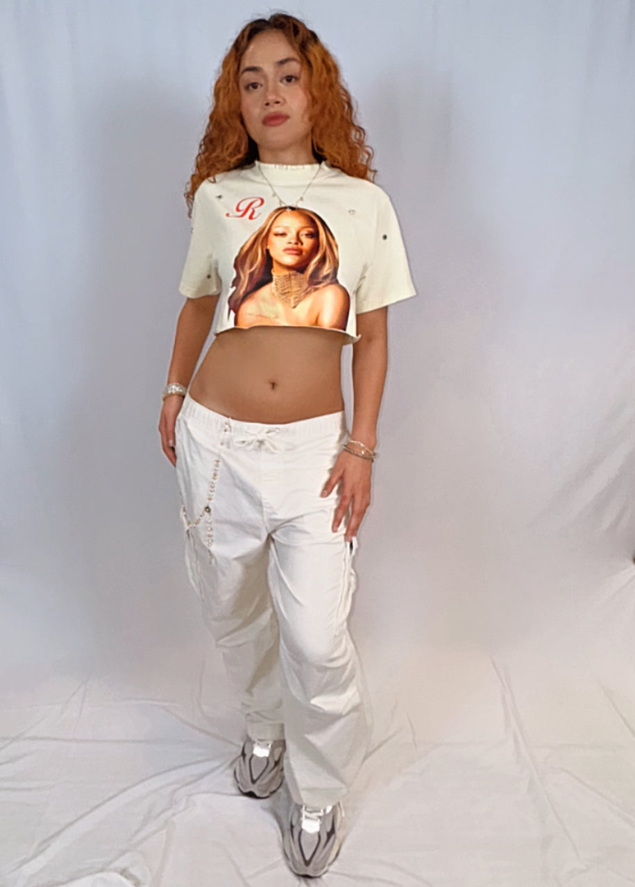 RIHANNA - RICH & FAMOUS CROP TOP T-SHIRT FOR WOMEN