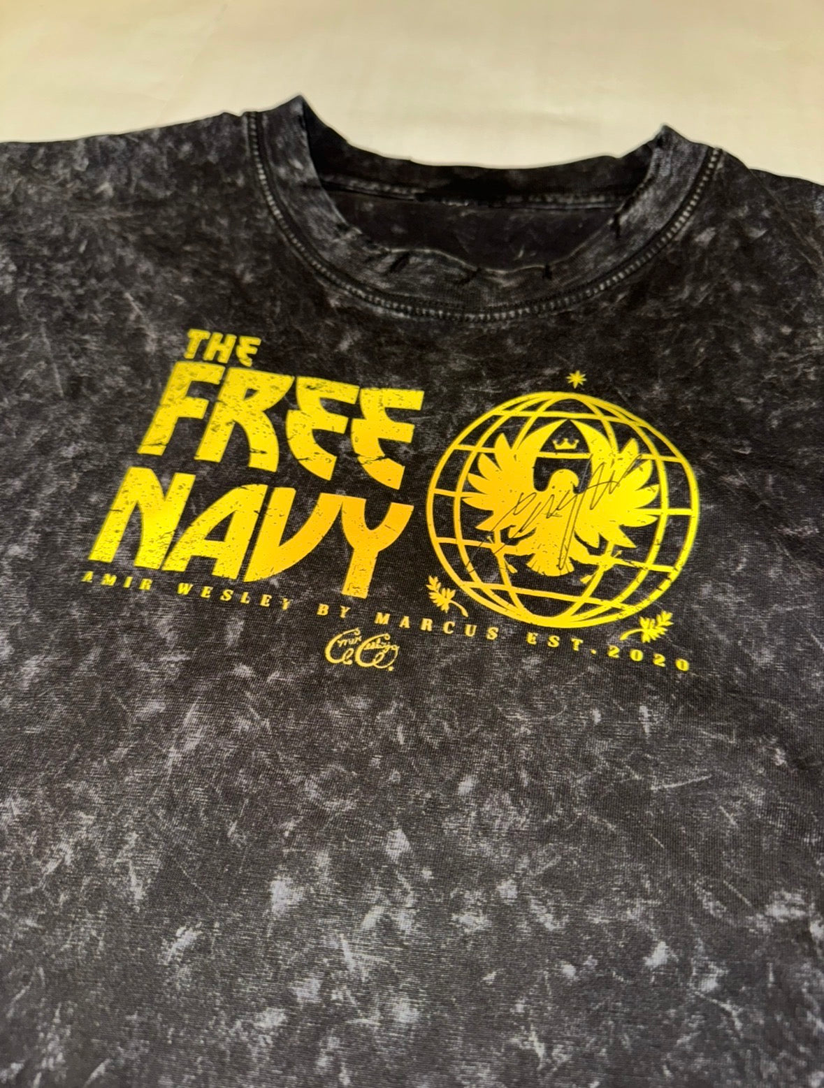 WORLD POWER- THE FREE NAVY GRAPHIC CUT OFF TEE SHIRT